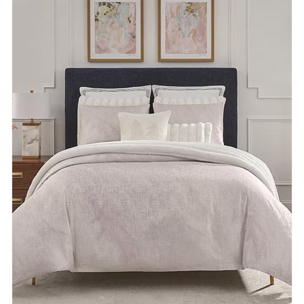 Beautiful Windsor Duvet Set with Cozy Textured Design